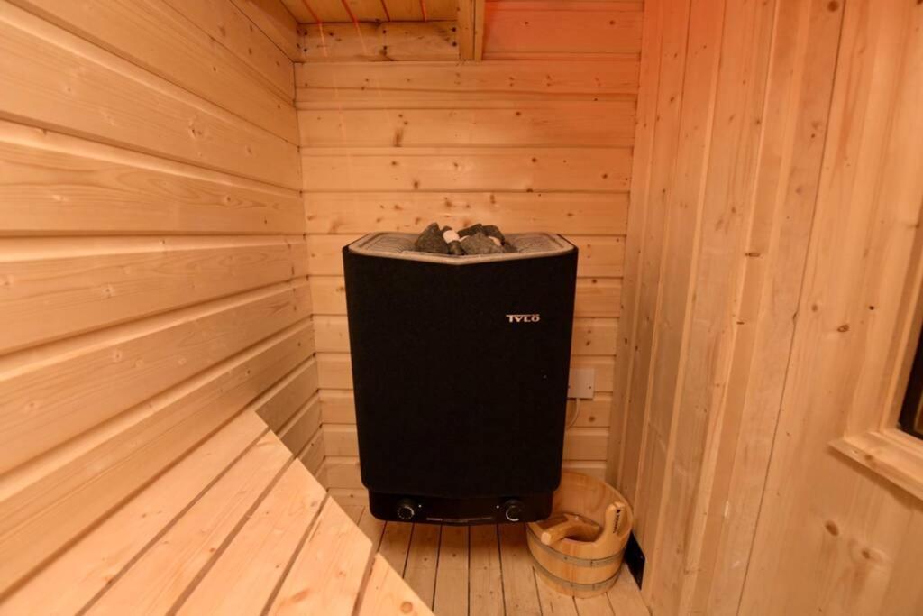 Flanders Loft Luxury Apartment With Sauna Dungiven Exterior photo